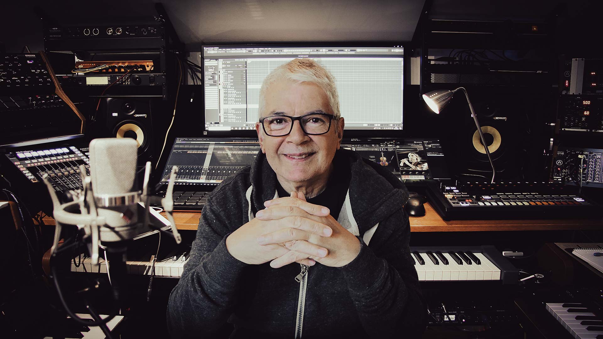 Thomas Effendy im Home-Studio Musikandmore_6377