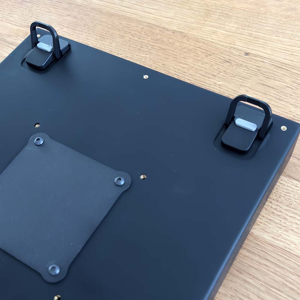 Navipanel-V4-3D-Case-V2-15-Vesa-Bottom